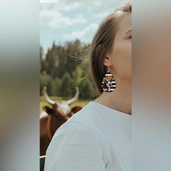 2 Pair Farmhouse Teardrop Earrings - Picture 4 of 4